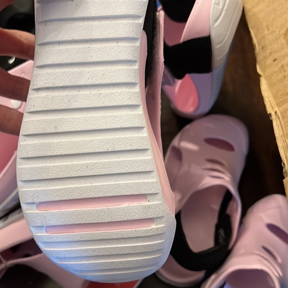 Kids Nike pink sandal - Picture 6 of 6